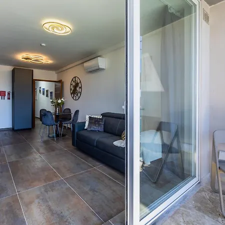 Spinola Seafront Deluxe Апартаменты