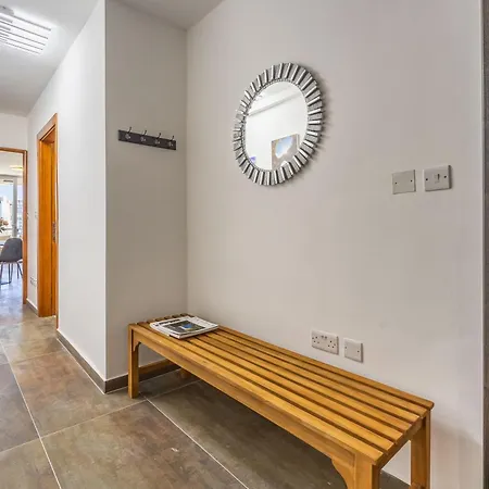Spinola Seafront Deluxe Сент Джулианс