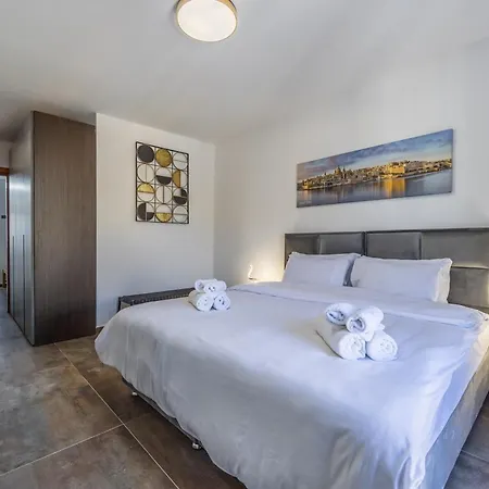 Апартаменты Spinola Seafront Deluxe Сент Джулианс