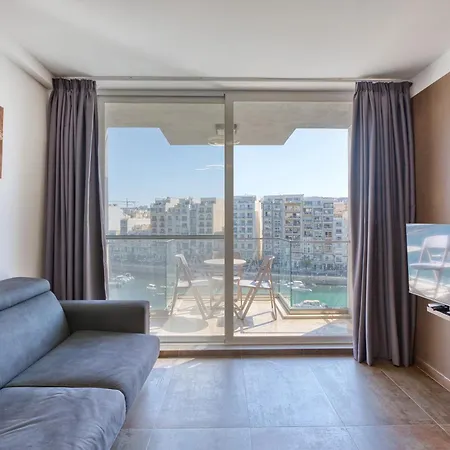Spinola Seafront Deluxe * St. Julian's