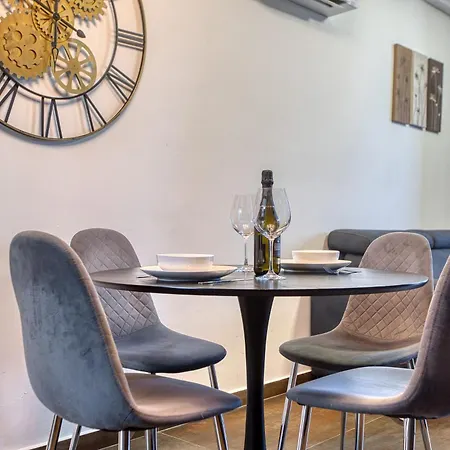 Spinola Seafront Deluxe Apartament St. Julian's