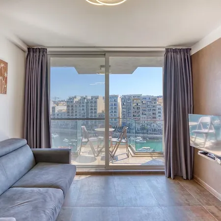 Spinola Seafront Deluxe St. Julian's