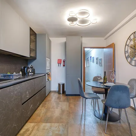 Spinola Seafront Deluxe * St. Julian's