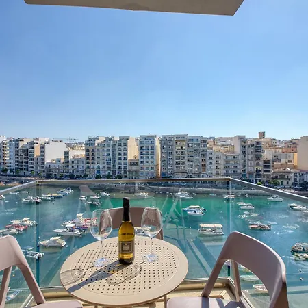 Spinola Seafront Deluxe * St. Julian's