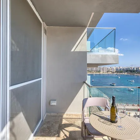 Spinola Seafront Deluxe Apartament