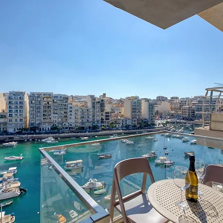 Spinola Seafront Deluxe St. Julian's