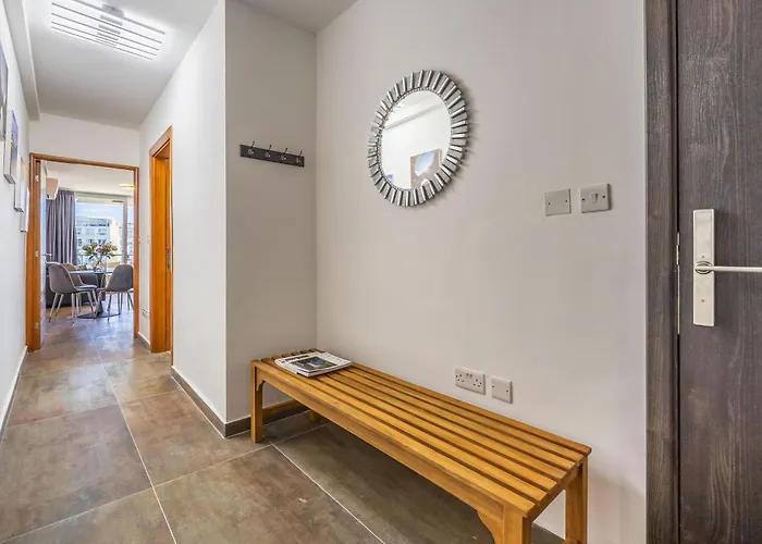 Spinola Seafront Deluxe San Ġiljan