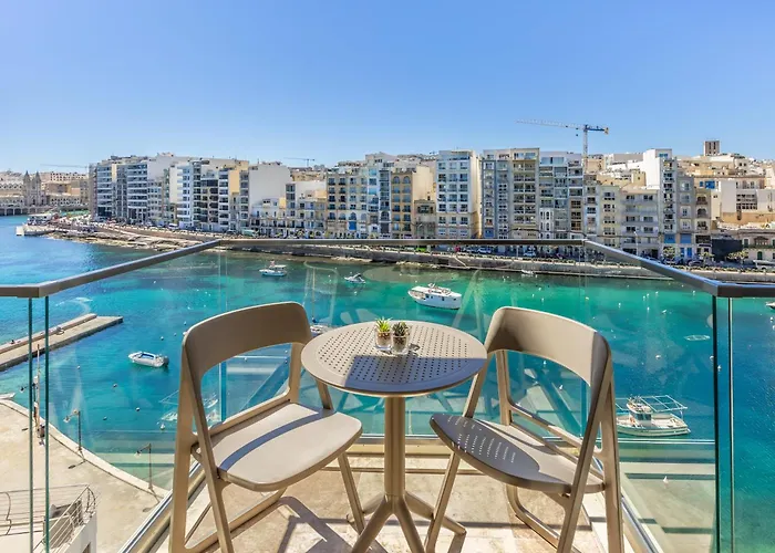 Spinola Seafront Deluxe San Ġiljan
